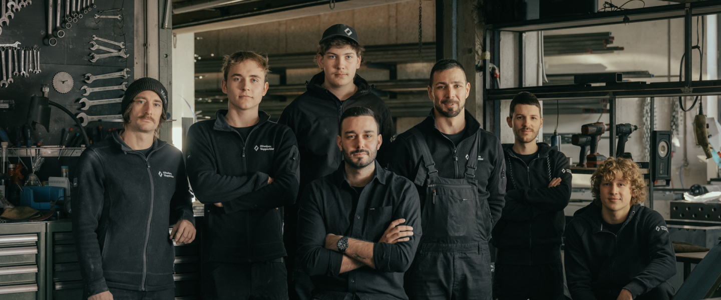 Ofenbauer-Team von Ofenbau Voppichler in Egg im Bregenzerwald in der Werkstatt.